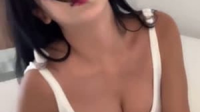 강추  BJ 나나 침대에 엎드린 가슴골