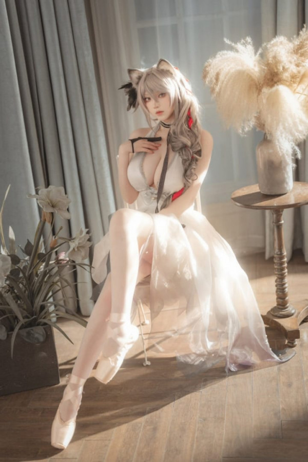 야한사진   코스프레에 진심인 여자 Takomayuyi 묵직한 가슴골