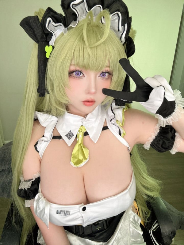 야한사진   코스프레에 진심인 여자 Takomayuyi 묵직한 가슴골