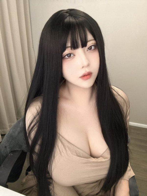 야한사진   코스프레에 진심인 여자 Takomayuyi 묵직한 가슴골