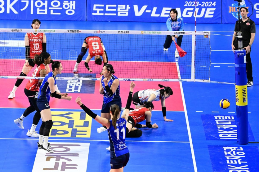 페퍼저축은행, 21연패…여자프로배구 불명예 신기록(종합)