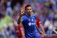 나가라고 내쫓더니, 이제 와서 계약 연장?…맨유, 성범죄 무혐의 FW '1년 더'