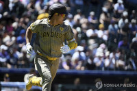 김하성, PS 출전도 불투명…실트 감독 송구 완벽하지 않아