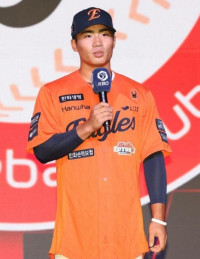 한화 19세 대형신인 오재원, 1군 스프링캠프 명단에 이름 올렸다…선수 46명 확정