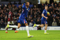 첼시 대 웨스트햄의 뜨거운 접전, 토디보의 조앙 페드로 목 조르기 속 난투로 마무리