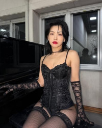 아이키, 가터벨트+망사 스타킹 ‘역대급 매운맛’ 변신