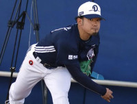 두산, 아시아쿼터 타무라에 필승조 기대…불안한 불펜 보강 나서