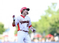 타격폼 하나 바꿨더니 연봉 2억 뛰었다...KIA 김호령, 35세 앞두고 FA 대어 됐다