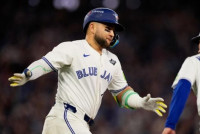 보 비셋, 메츠와 3년 1억2천600만 달러에 대형 계약...3루수 전환할 듯