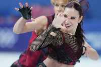 청각 장애 극복하고 조지아의 올림픽 도전 이끄는 아이스댄서 다이애나 데이비스