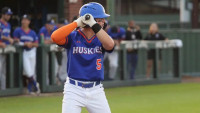 HCU, 루이지애나 텍과의 더블헤더에서 두 경기 모두 2점 차 석패