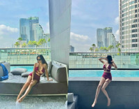 김선아, 방콕 루프탑 수영장 접수…모노키니로 완성한 ‘압도적 실루엣’