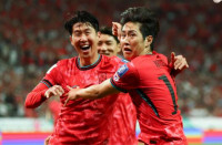 이강인, ‘올해의 선수’ 첫 수상… 손흥민 제치고 세대교체 신호탄