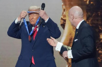 美-이란 군사 충돌 속 월드컵…FIFA '평화상' 역풍에 인판티노 행보 비판 고조