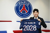이강인, 200억 제안! '한국 축구의 초대박' 손흥민 넘을까… PSG, 2028년 재계약 제안 후 '묵묵부답'