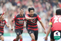 [K리그1 현장] 포항, 이호재 결승골로 강원 1-0 제압…5경기 만에 시즌 첫 승