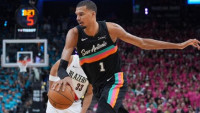 웸반야마, NBA 역사상 첫 만장일치 올해의 수비수…MVP 후보에도 올라