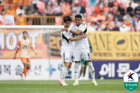 전북, 제주전 2-0 승리…김진규·티아고 골 작렬, 3년 만 원정 승