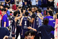 KBL, 30년 만에 새 역사 작성…6위 KCC, 2위 정관장 꺾고 챔프전 진출