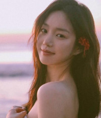이유비, 35세 안 믿겨…청순+섹시 비키니 자태